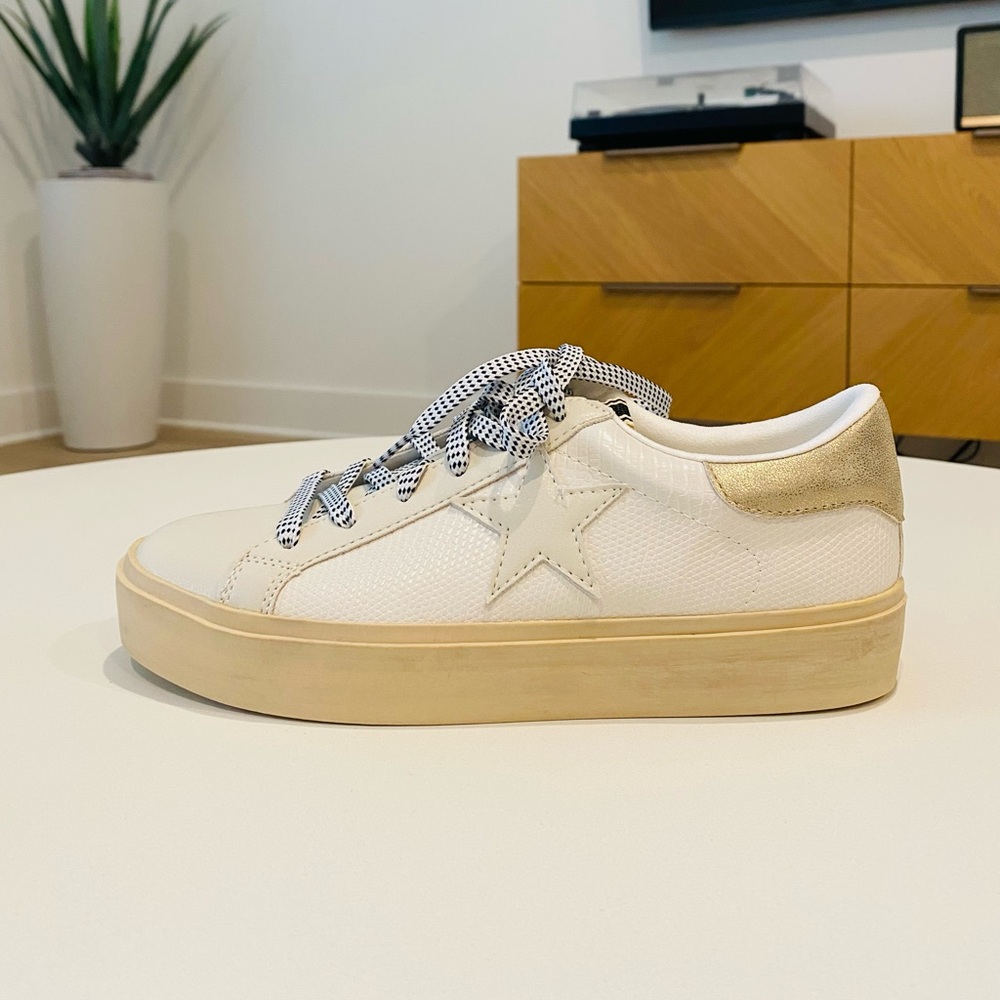NWT ShuShop Reba White and Gold Star Sneakers